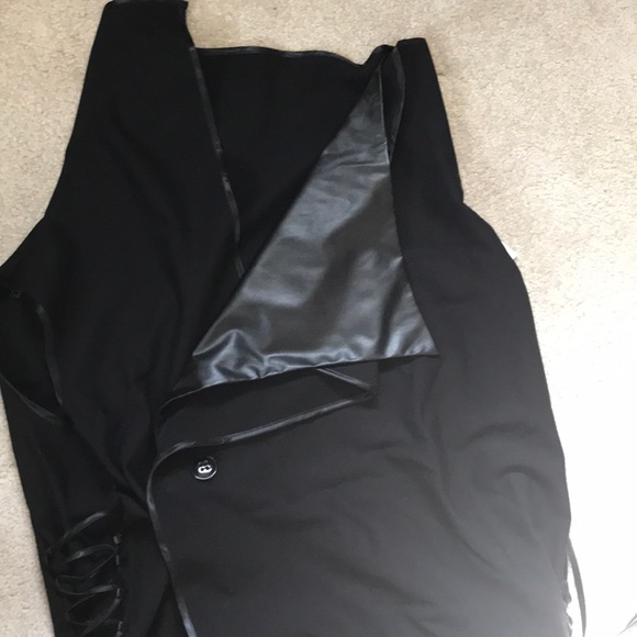 New Asymmetric Black Structured Vest Faux Leather - Picture 6 of 7
